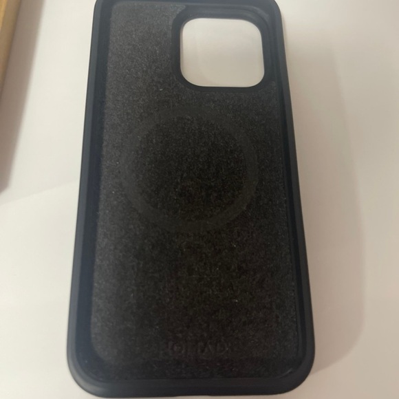 Nomad Modern Leather Case for iPhone 6.7” Pro 2023 - Picture 3 of 9